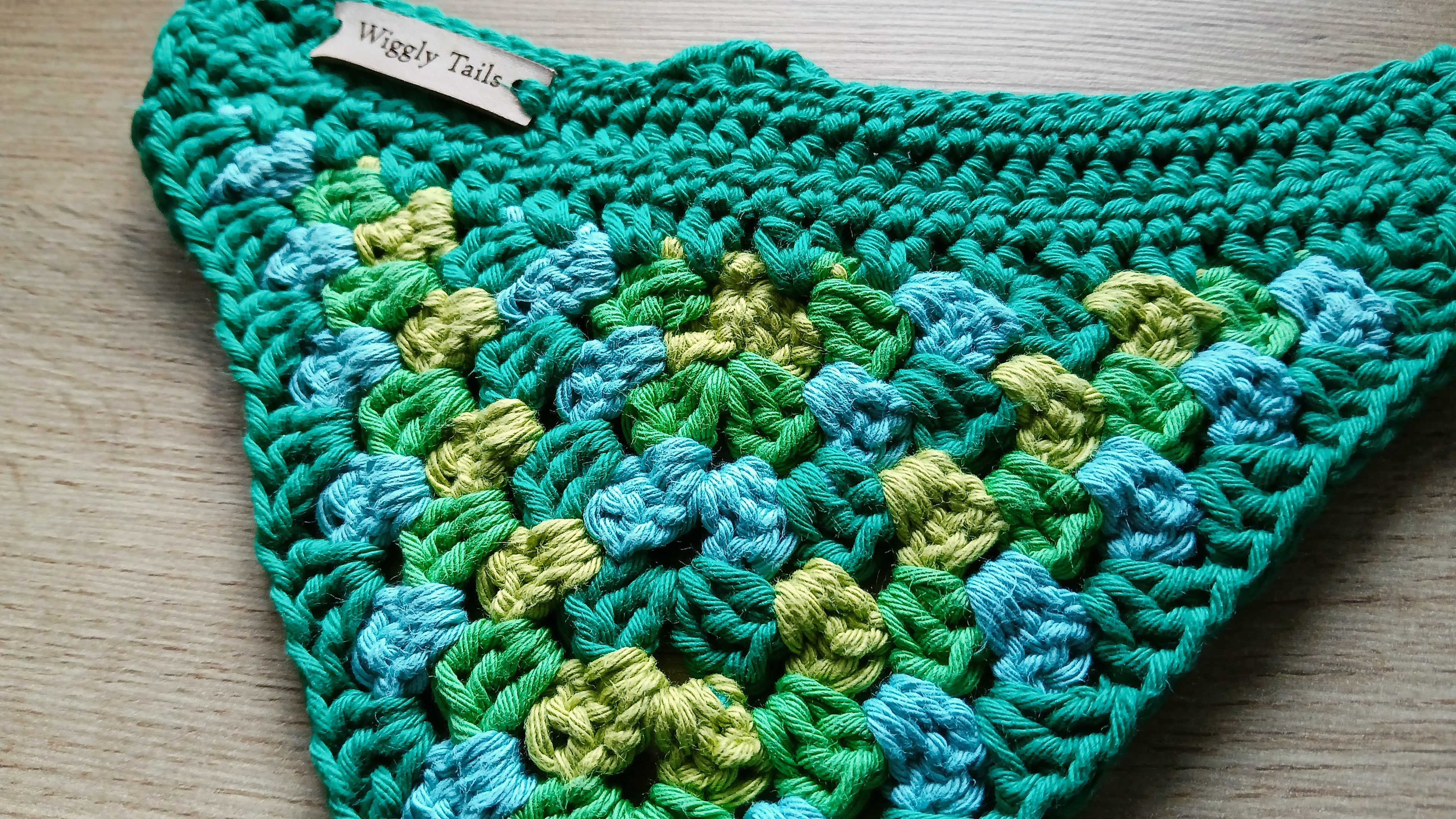 Kleine groene hondenbandana, gehaakte hondensjaal, katoenen bandana om over de halsband te schuiven