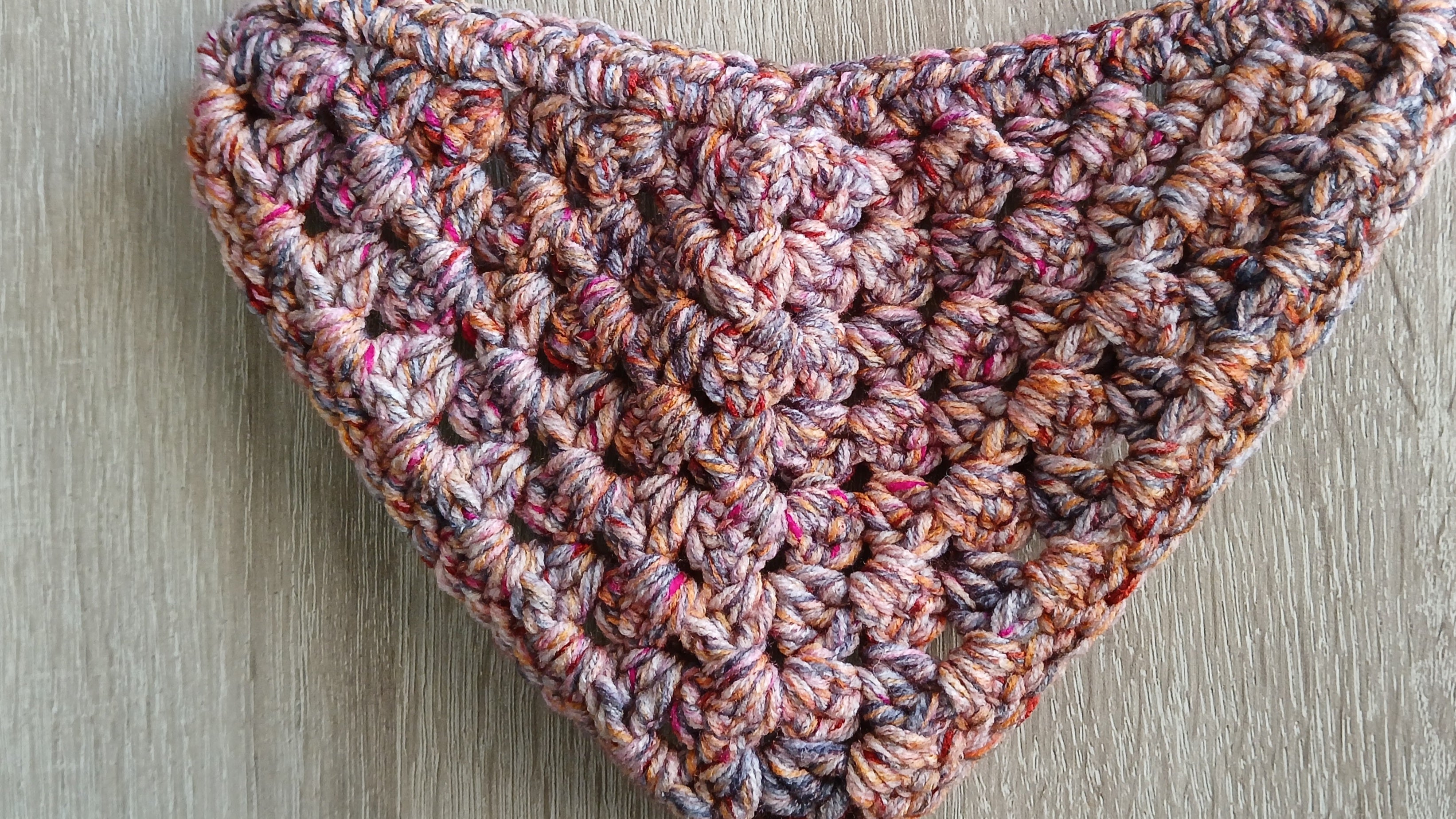 Pastel regenboog gehaakte hondenbandana - Maat XS-XL