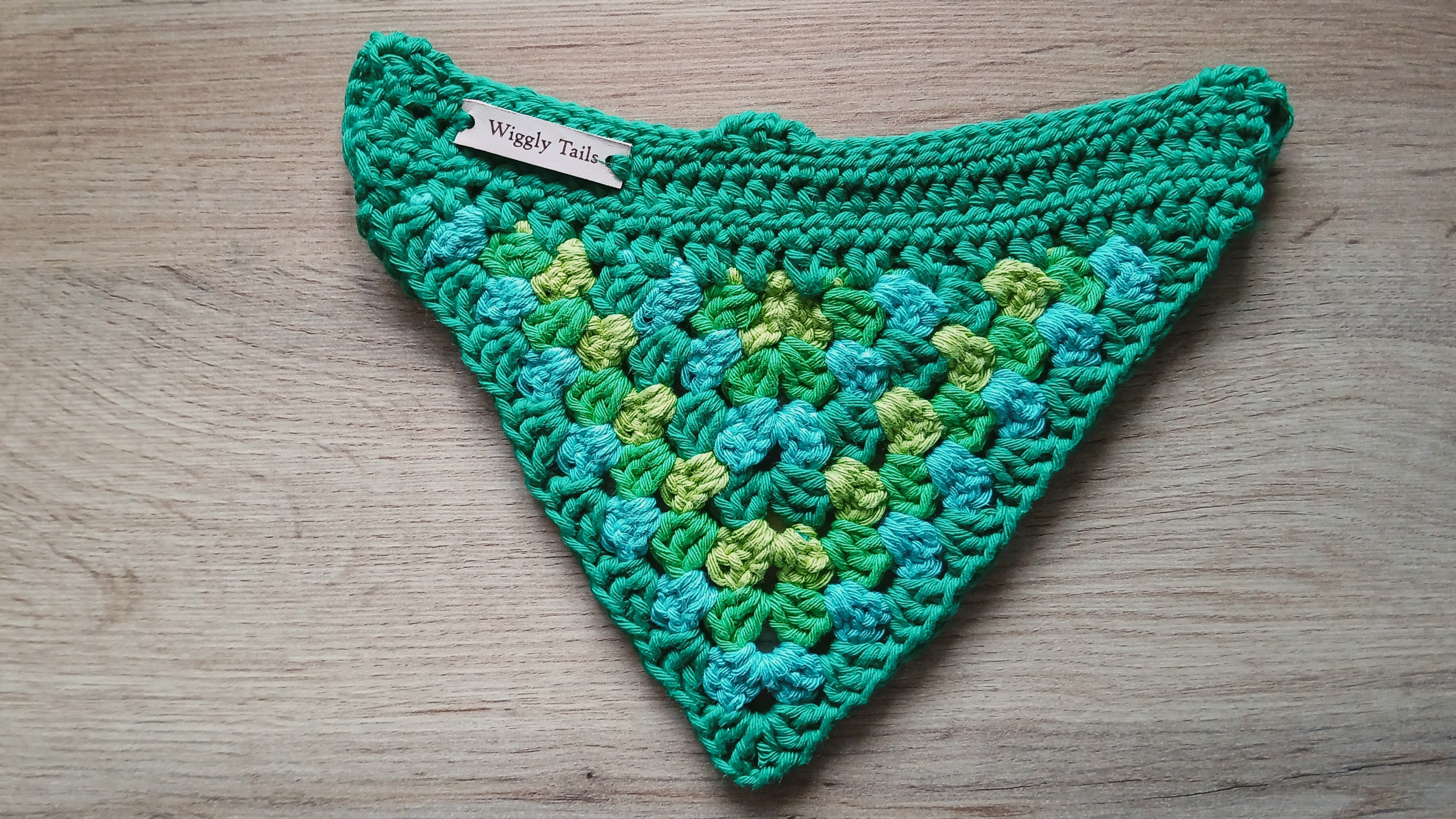 Kleine groene hondenbandana, gehaakte hondensjaal, katoenen bandana om over de halsband te schuiven