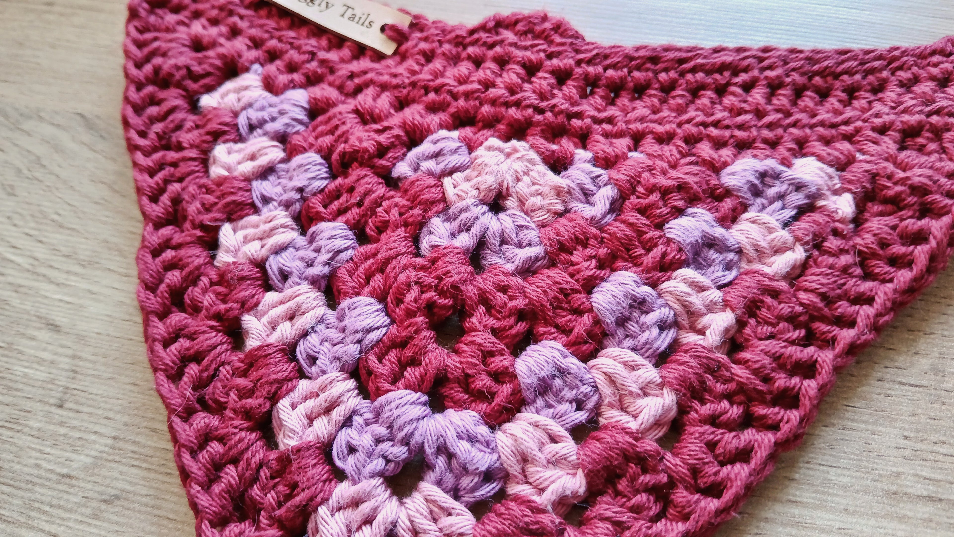 Kleine hondenbandana in framboos, lavendel en roze - katoenen bandana die over de halsband geschoven kan worden