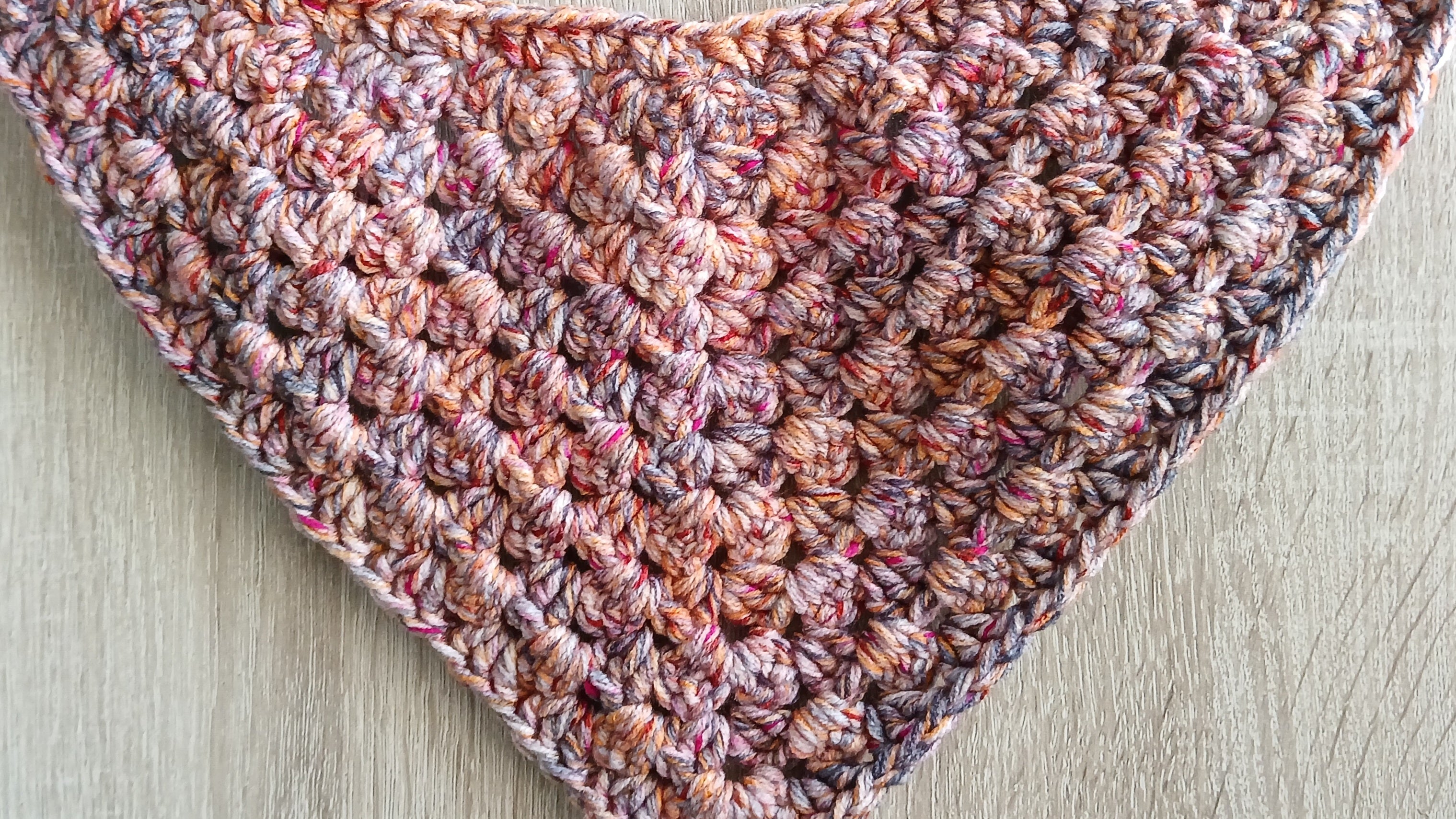 Pastel regenboog gehaakte hondenbandana - Maat XS-XL