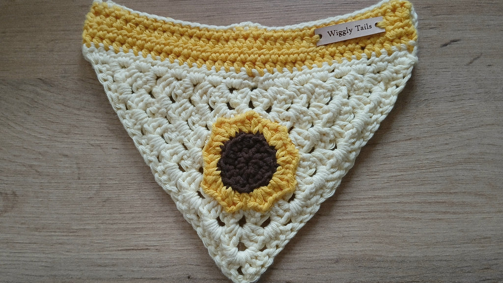 Kleine hondenbandana, gehaakte hondensjaal, om over de halsband te schuiven, 100% katoenen bandana - Zonnebloem