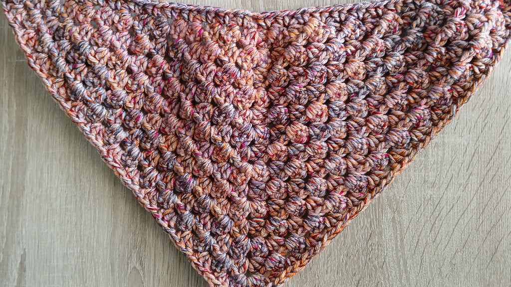 Pastellfarbenes Regenbogen-Häkel-Hundehalstuch – Größen XS–XL